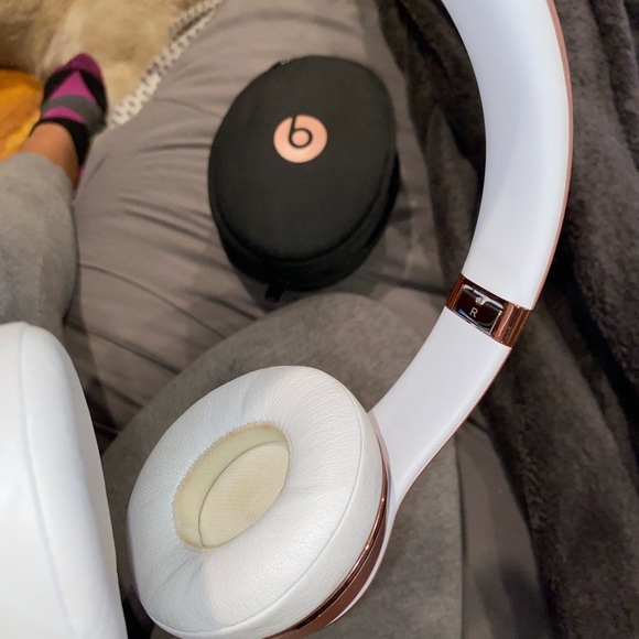⚡️Rose Gold Beats by Dr. Dre⚡️ - Picture 2 of 4